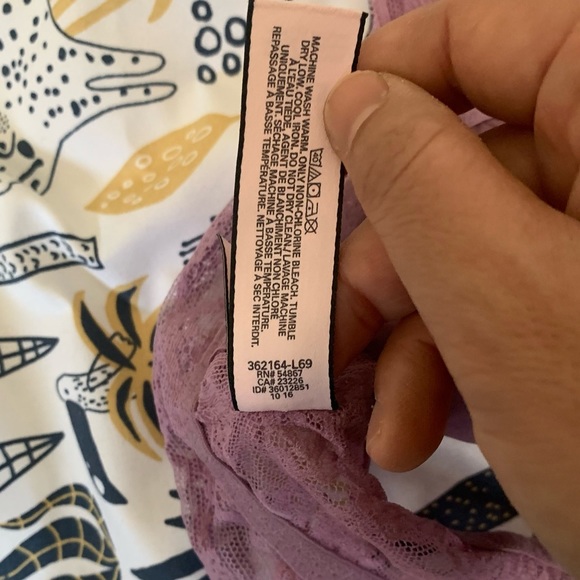 Victoria Secret Lace Mauve Bralettes. Size L - Picture 4 of 6